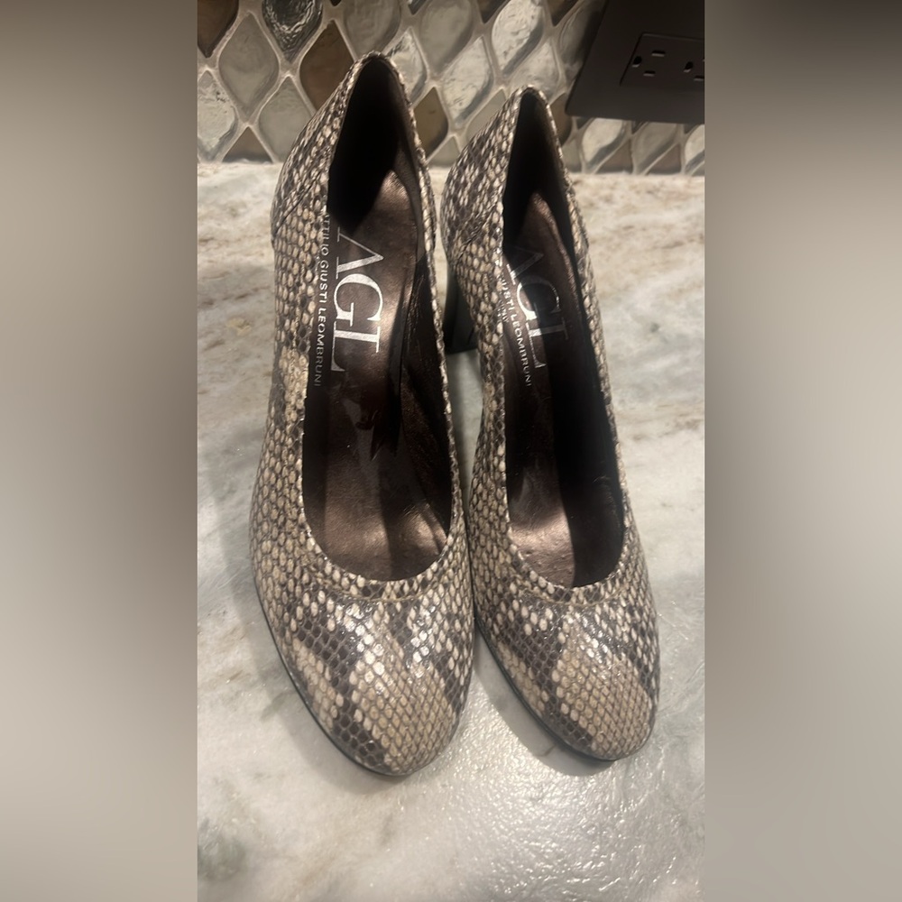 AGL Brown Textured Heels with Glossy Finish